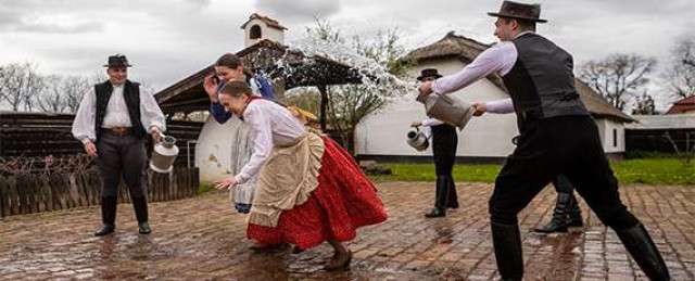 Католическая Пасха с венгерским колоритом