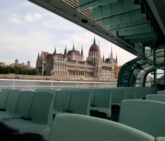 Evening boat trip on the Danube - 3