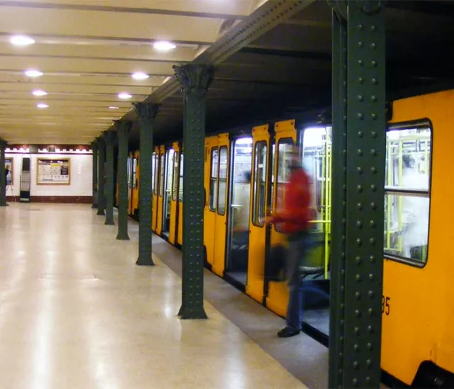 Пешком по проспекту Андраши до пл. Героев - 4