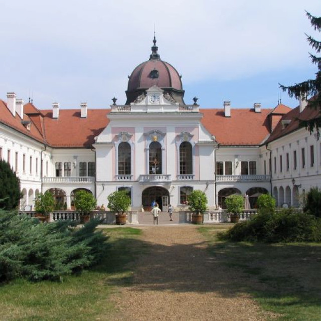 Grassalkovich Castle, in the footsteps of Empress Sissi - 1