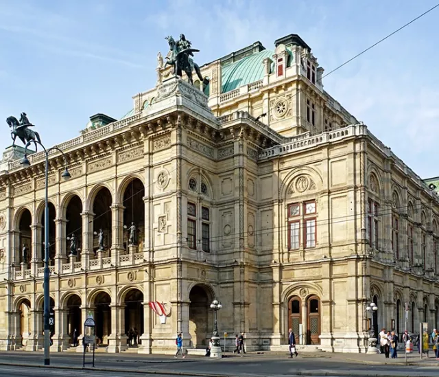 Private Tour to Vienna from Sárvár - 4