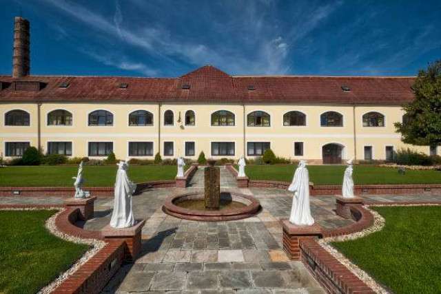 Индивидуальная экскурсия в Секешфехервар и Веспрем - 6