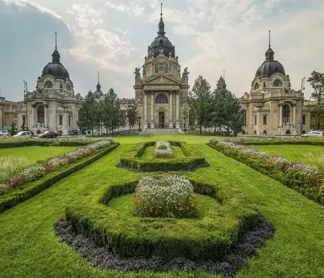 Пешком по проспекту Андраши до пл. Героев - 6