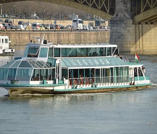 Evening boat trip on the Danube - 4