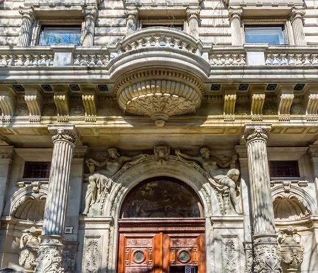 Пешком по проспекту Андраши до пл. Героев - 8