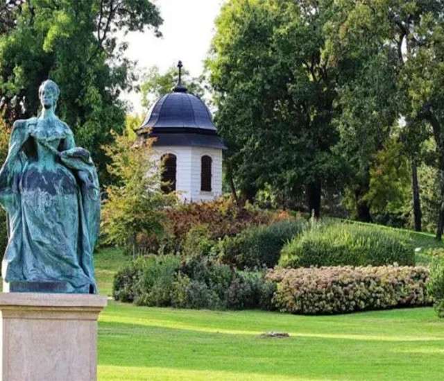 Grassalkovich Castle, in the footsteps of Empress Sissi - 2