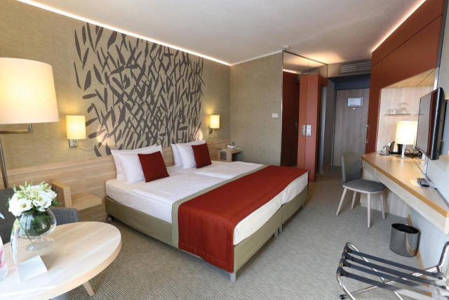 Ensana Aqua Health Spa Hotel - 1