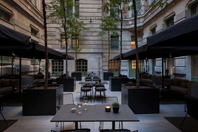 Kozmo Luxury Hotel - 1