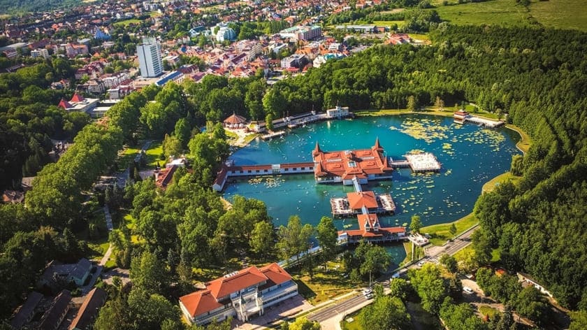 Отдых и лечение в Хевизе Венгрия