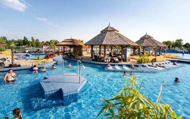 Hajdúszoboszló Resort: relaxation and healing in the Spas - 3