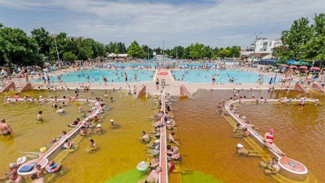 Hajdúszoboszló Resort: relaxation and healing in the Spas - 1