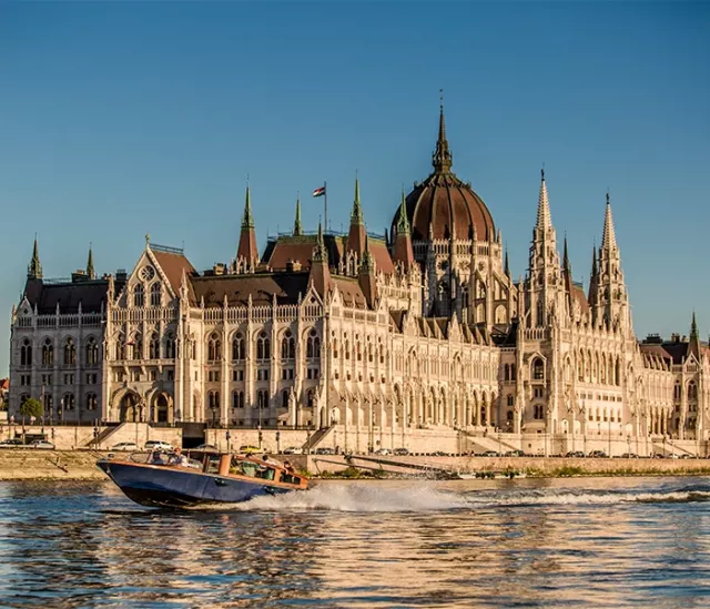 Dunarama water limousine - 2